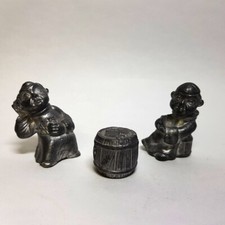 Zwei spielende Mönche